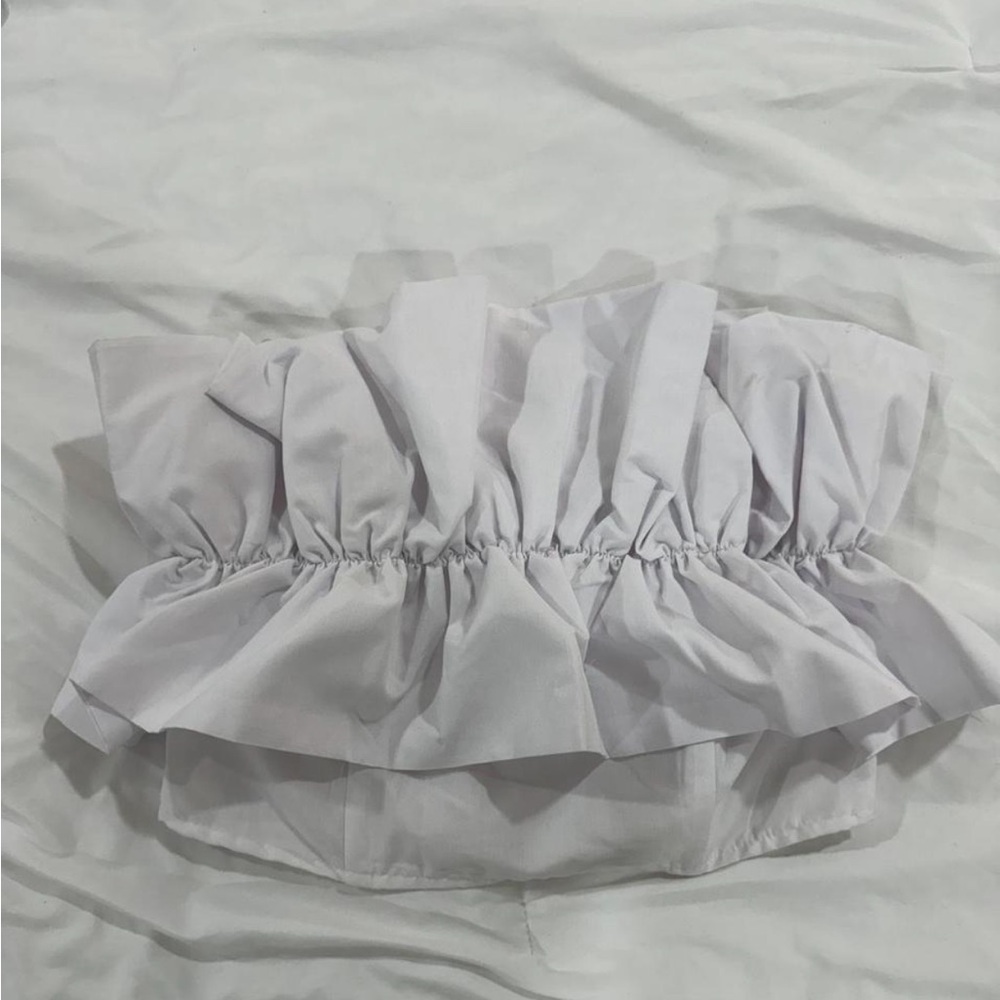 Chic White Ruffled Top